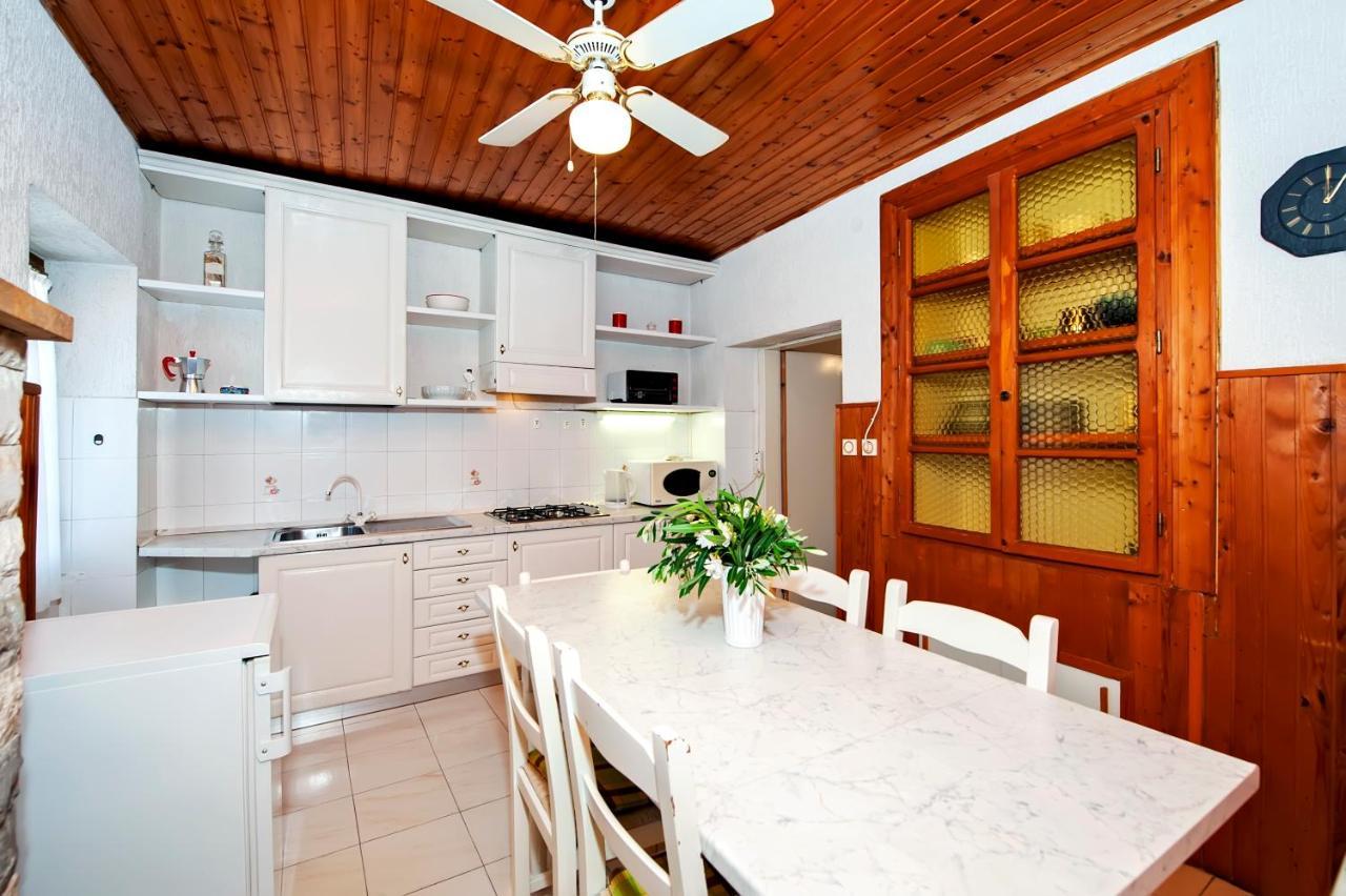 רוביני Carera Seaview Apartments מראה חיצוני תמונה