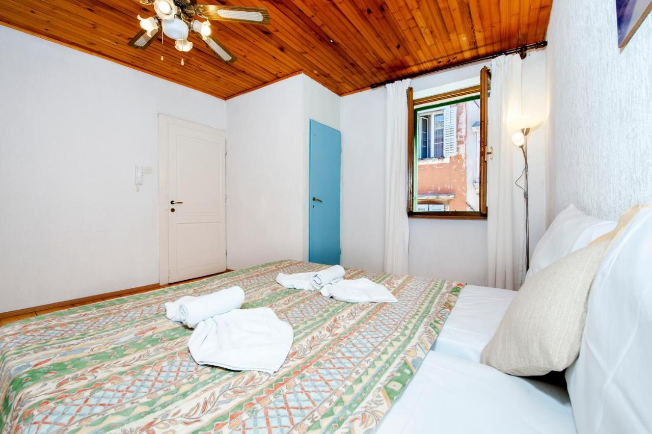 רוביני Carera Seaview Apartments מראה חיצוני תמונה