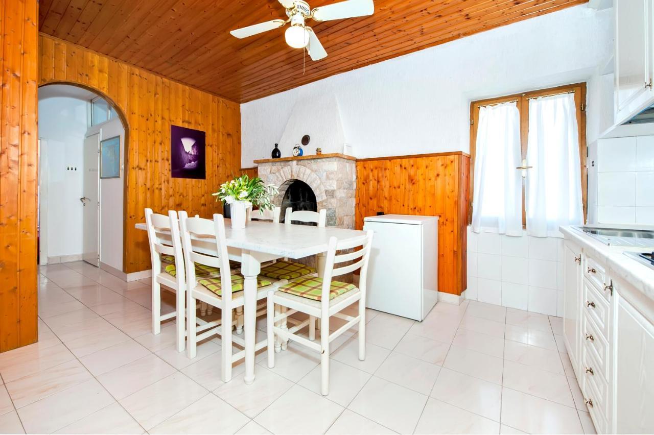 רוביני Carera Seaview Apartments מראה חיצוני תמונה